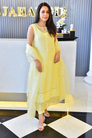 Luxe Silk Pret '22 Aria-Yellow