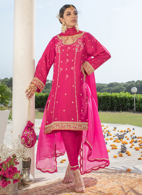 Miria Magenta Kurta With Embroidered Silk Dupatta