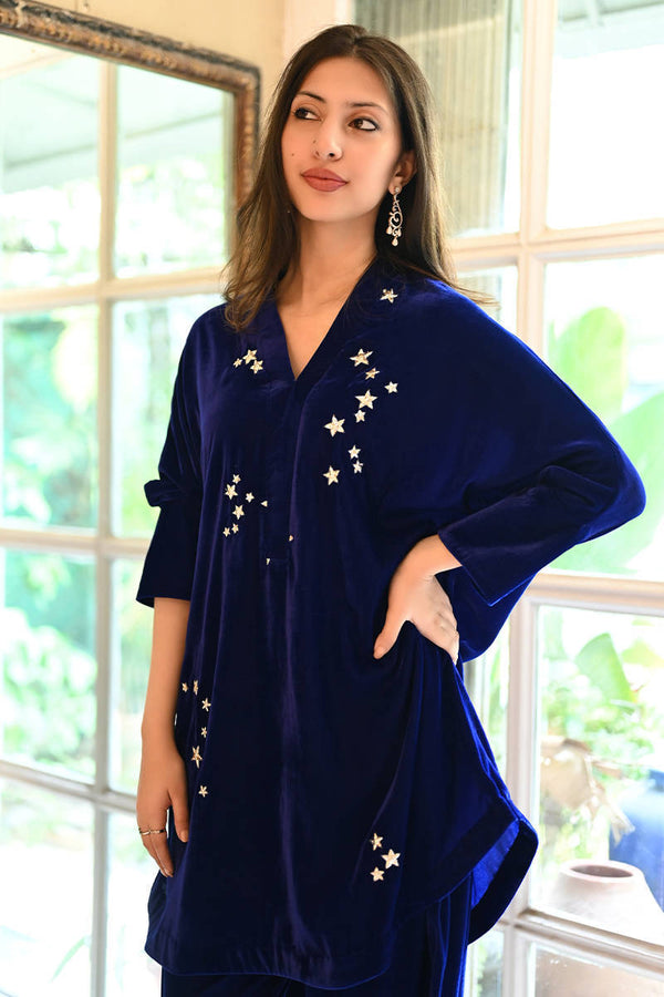 Farida Hasan Hosanna Festive Edit  23 - STARS ON VELVET SET