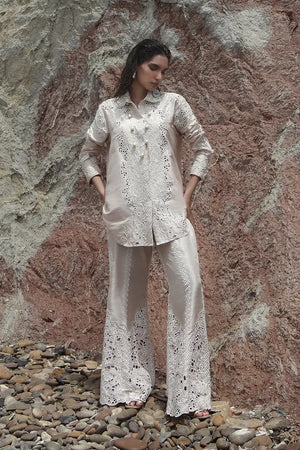 Resort Wear '25 - Faint Filigree