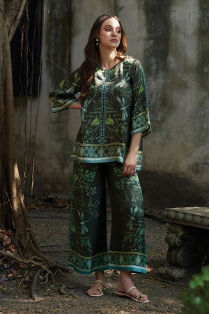 Resort Wear '25 - Luxe Essence