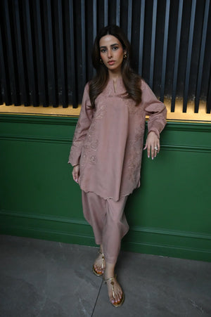 Sunlit Muse '26 - Pink Chai