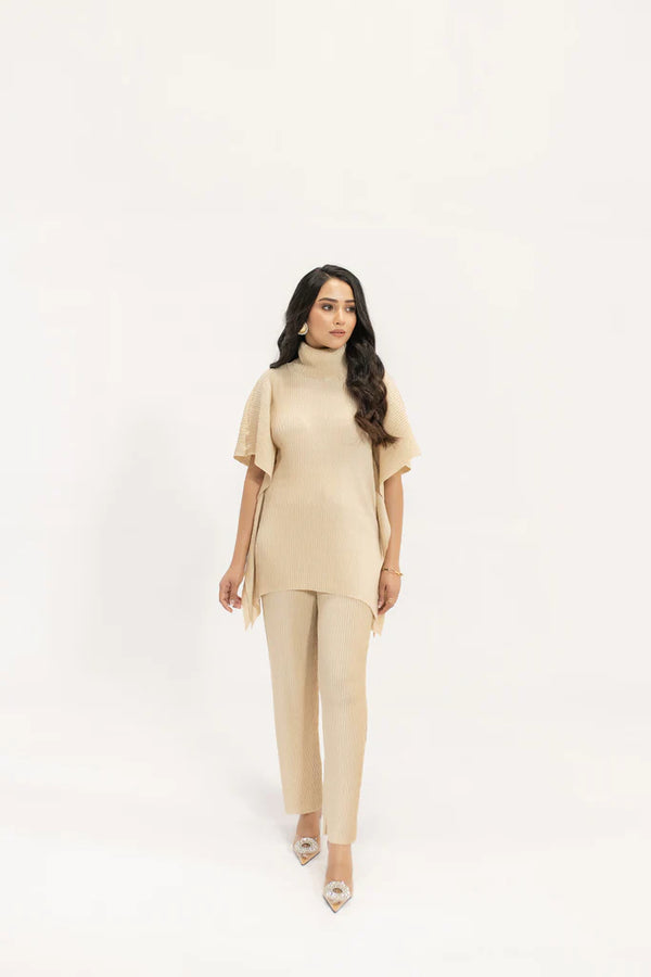Hassal Spring Summer 24 - Azra Off white Poncho Pleated Suit