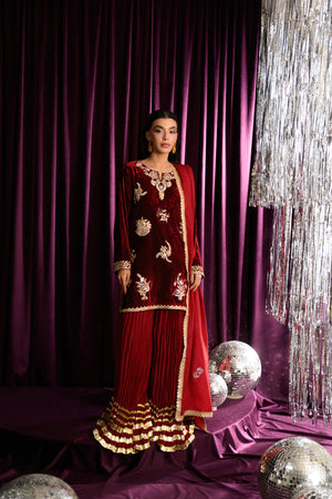 Mara Velvet Luxe '25 - Cranberry