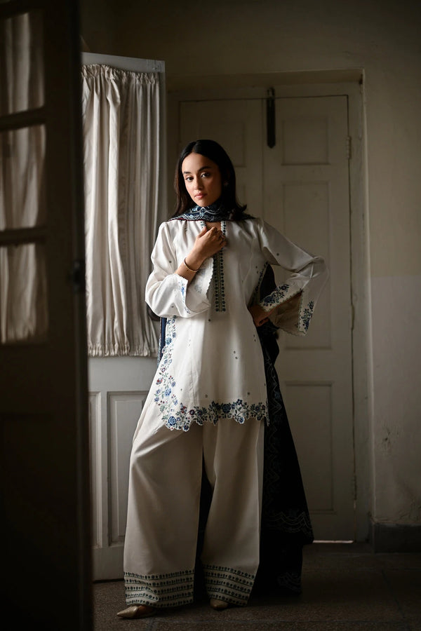 A/W Pret '25 - WHITE LUXURY EMBROIDERED KARANDI 3PCS SET (NPA3-25442)