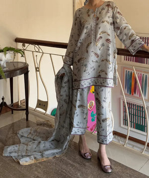 Digitally Printed Winter Shawl Collection '25 - Feather Print with Rose Buds