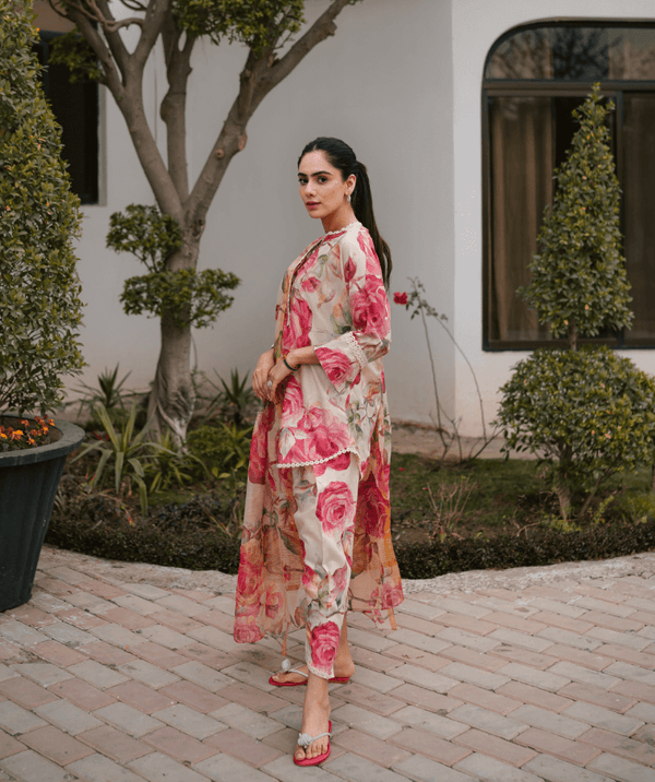 Huma Dilnawaz Collection '23 - Hot Pink Painted Roses on Pale Yellow