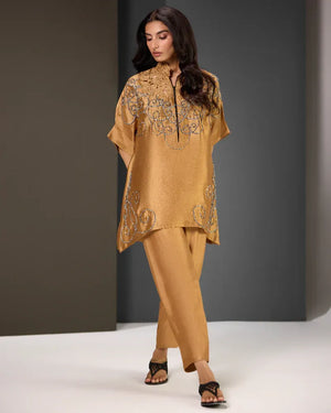 Luxury Pret – Fall '25 - Scarlet Mustard