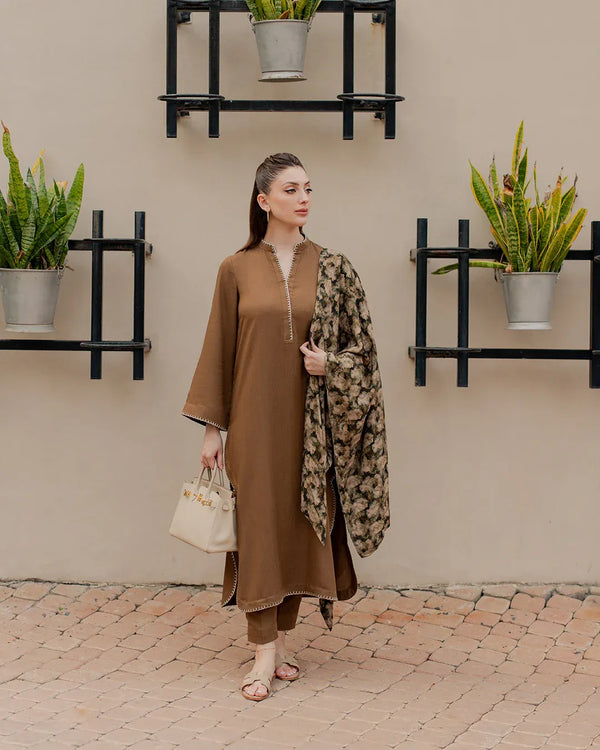 New In '25 - Embroided Scallop Set