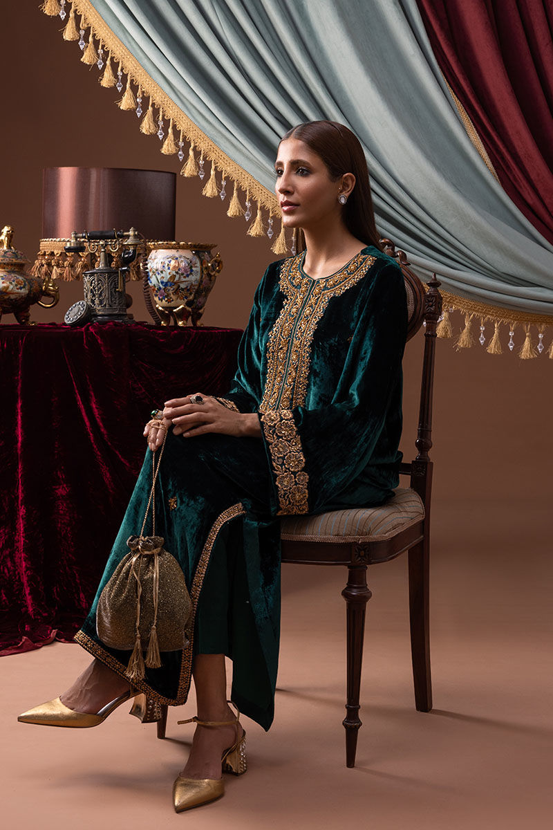EMBROIDERED 2PC UNSTITCHED VELVET SHIRT WITH JAMAWAR TROUSEREZ302   emaanzaraclothing