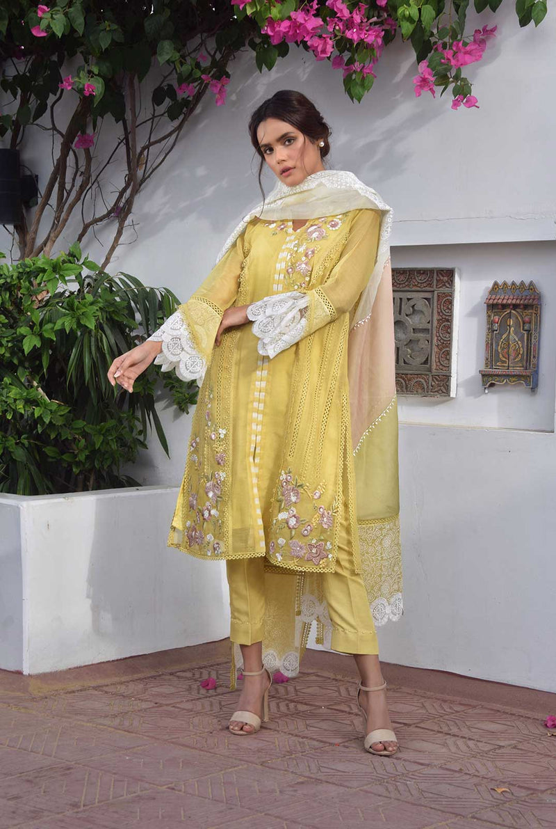 NADIA FAROOQUI LUXURY PRET- EMBROIDERED KURTA WITH LACE DETAILING