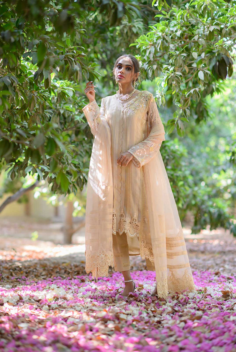 NADIA FAROOQUI LUXURY PRET- STITCHING DETAILED KURTA WITH EMBROIDERED SLEEVES